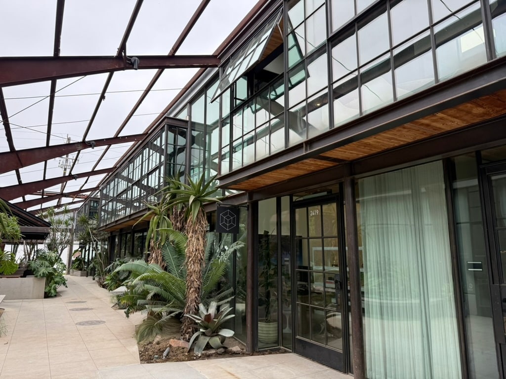 2419-2425 Michigan Ave, Santa Monica, CA for lease Interior Photo- Image 1 of 4