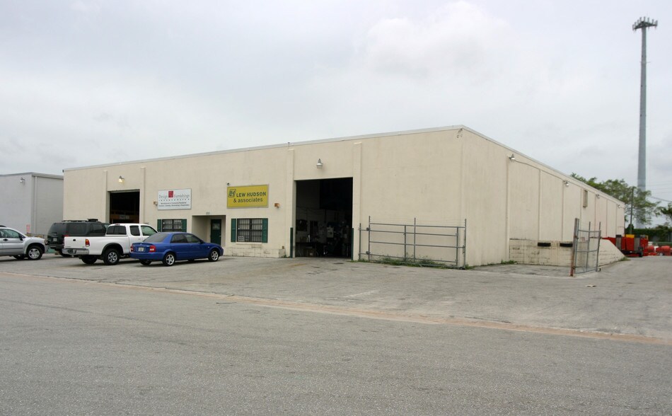 2500 Dinneen Ave, Orlando, FL à louer - Photo du bâtiment - Image 2 de 14