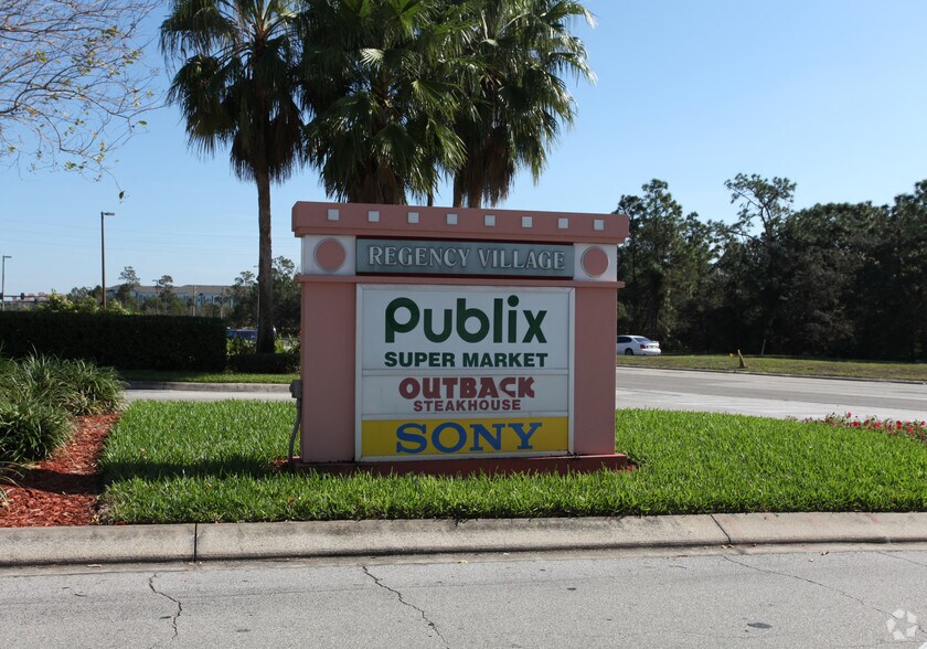 8111-8155 Vineland Ave, Orlando, FL à louer - Photo du bâtiment - Image 3 de 7