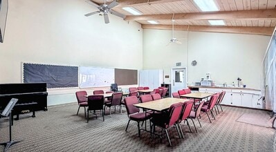 858 University Ave, Los Altos, CA for lease Interior Photo- Image 2 of 13