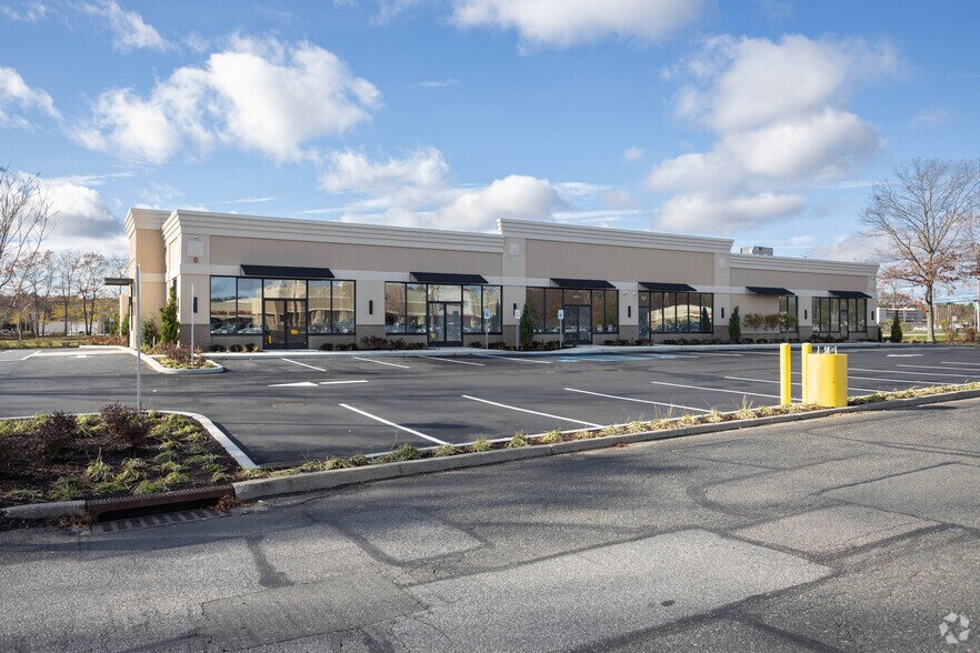 2779-2801 Route 112, Medford, NY à louer - Photo du bâtiment - Image 2 de 4