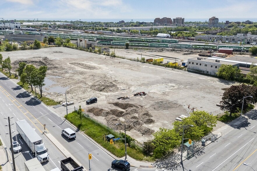 429 Kipling Av, Toronto, ON à vendre - Photo du bâtiment - Image 3 de 3