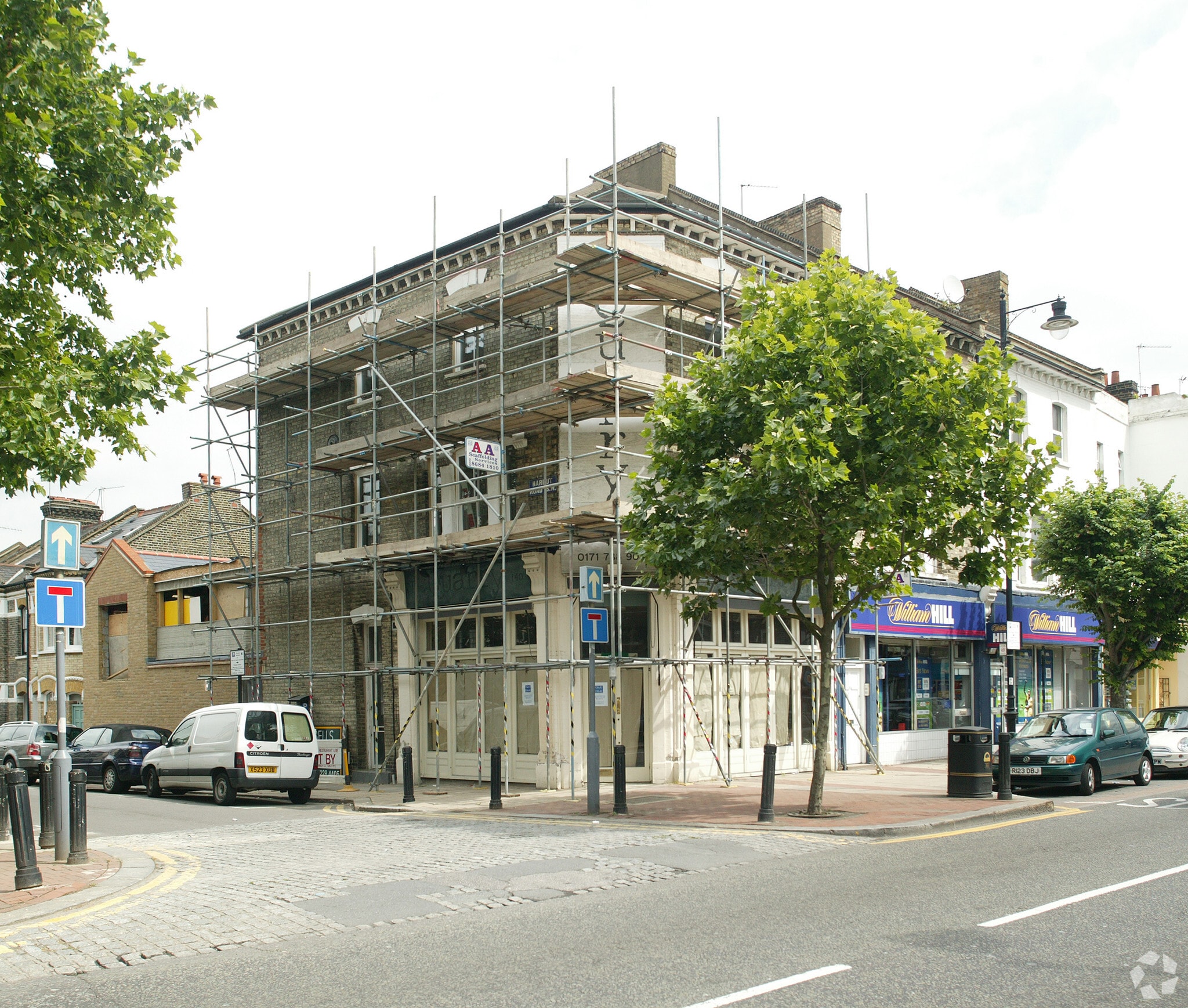 140 St Johns Hl, London for lease Primary Photo- Image 1 of 3