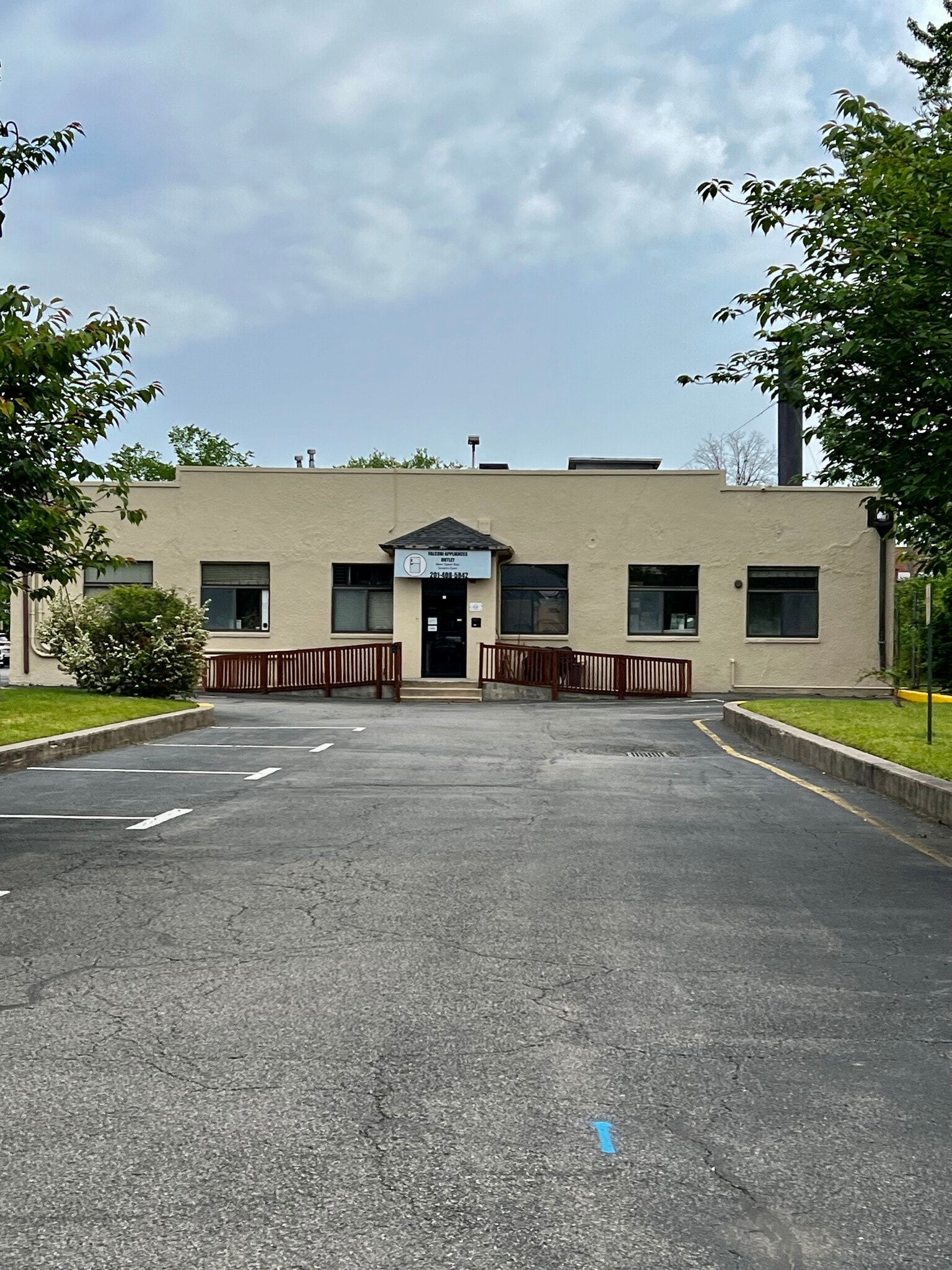 1 W Forest Ave, Englewood, NJ for lease Building Photo- Image 1 of 12