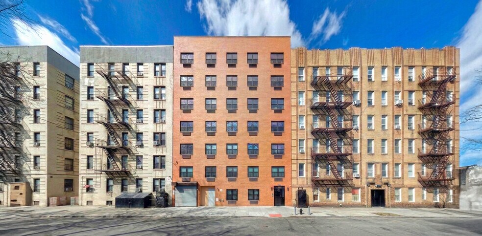 3923 Carpenter Ave, Bronx, NY à louer - Photo du bâtiment - Image 2 de 4