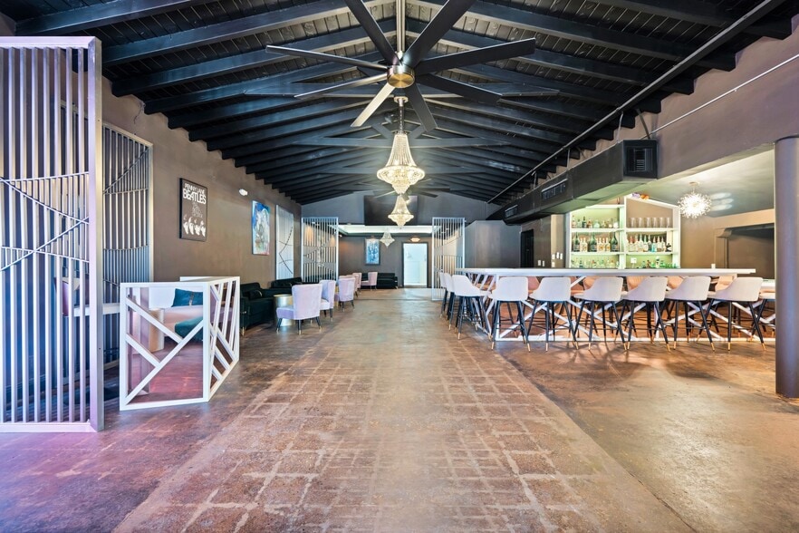 1517 E Las Olas Blvd, Fort Lauderdale, FL à louer - Photo du bâtiment - Image 2 de 51