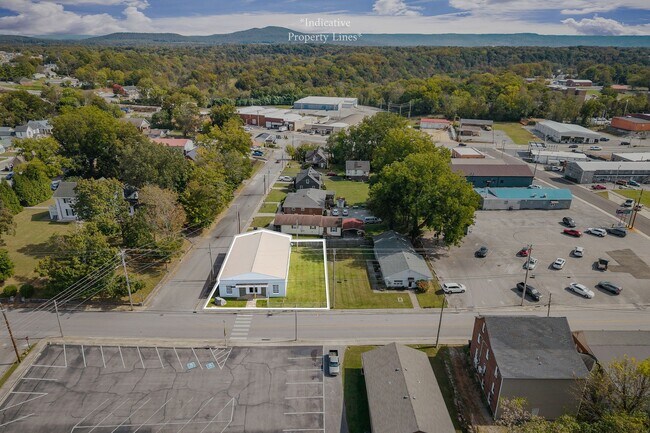 Plus de détails pour 310 N Spring St, McMinnville, TN - Commerce de détail à vendre