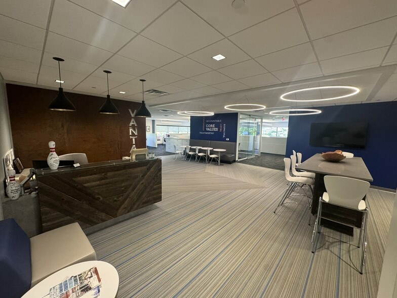 204 Second Ave, Waltham, MA for lease - Building Photo - Image 3 of 14
