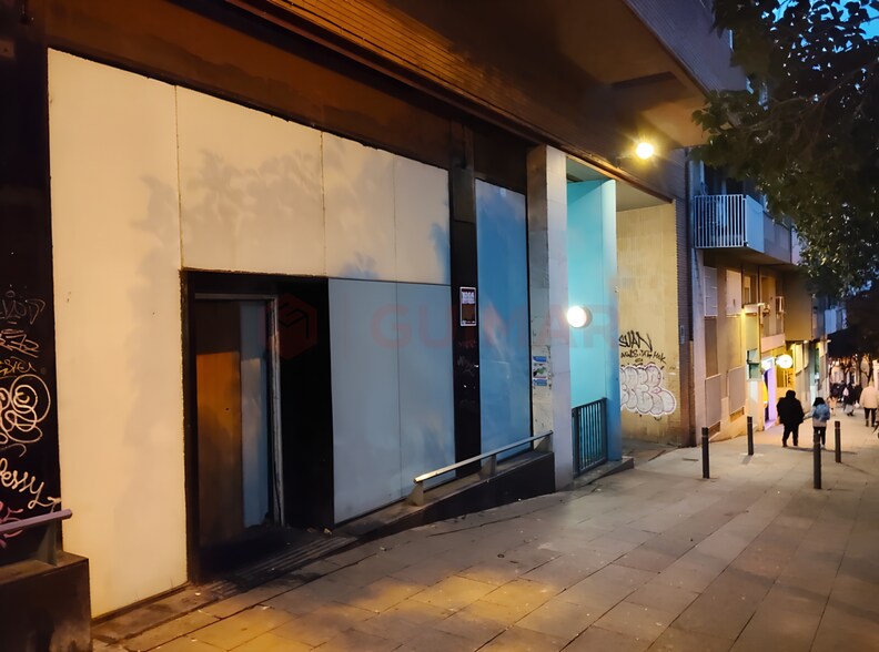 Immeuble residentiel dans Barcelone, Barcelona à vendre - Photo du bâtiment - Image 2 de 4