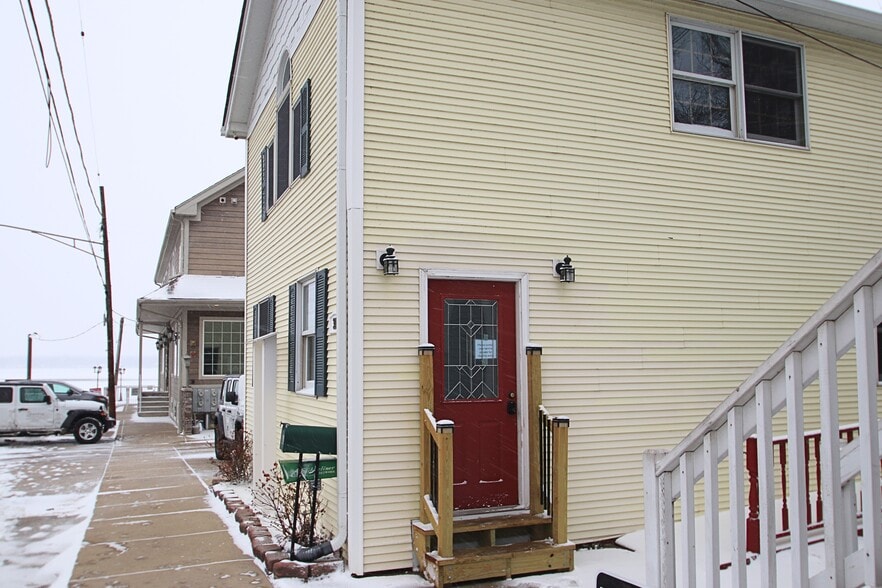 34 W Grand Ave, Fox Lake, IL à louer - Photo du bâtiment - Image 2 de 23