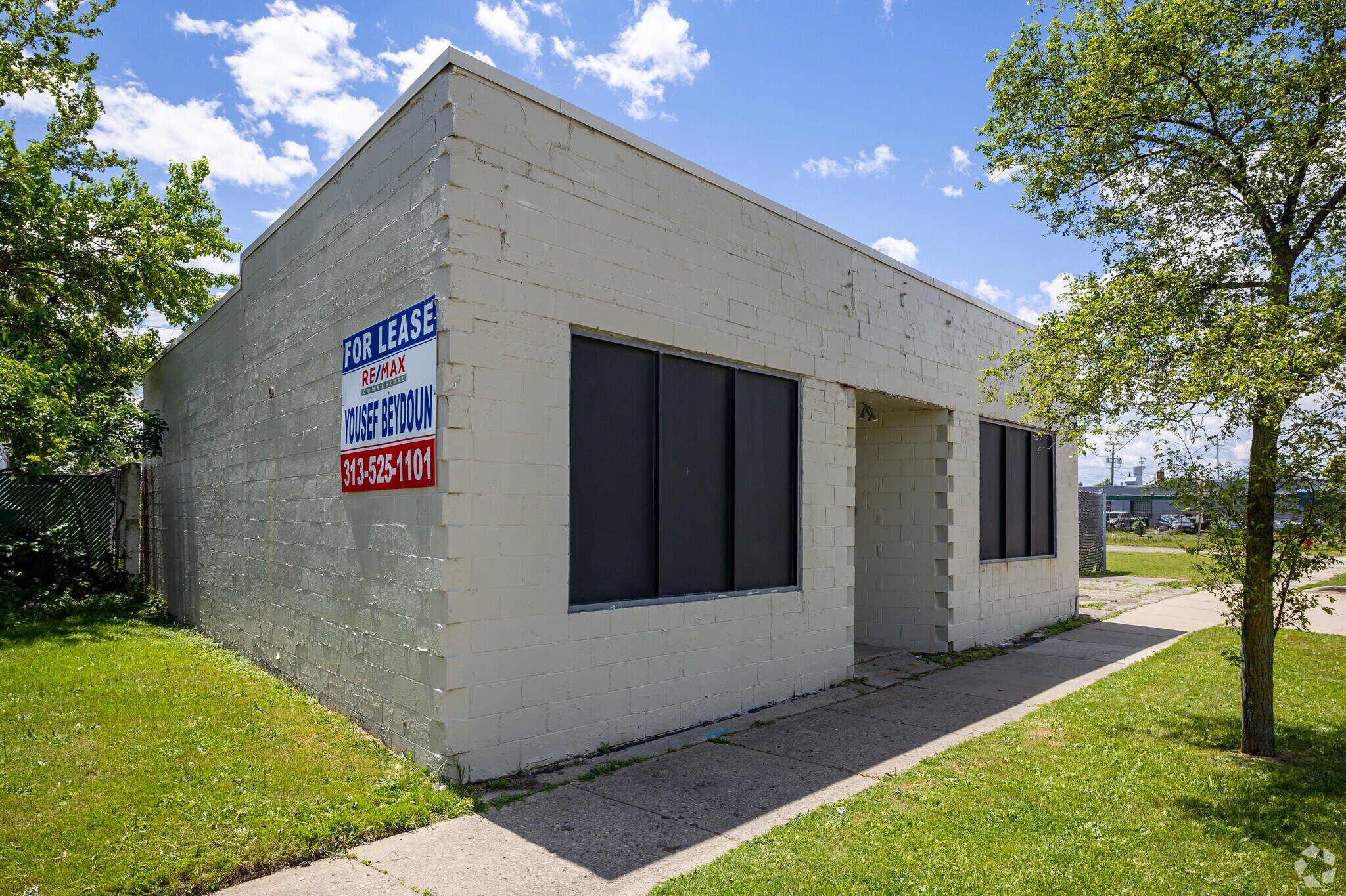 32541 Michigan Ave, Wayne, MI à louer Photo du bâtiment- Image 1 de 2