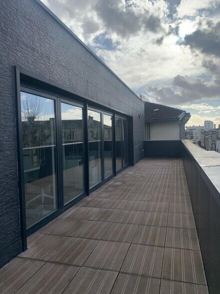 Office in Bordeaux for lease - Building Photo - Image 3 of 14
