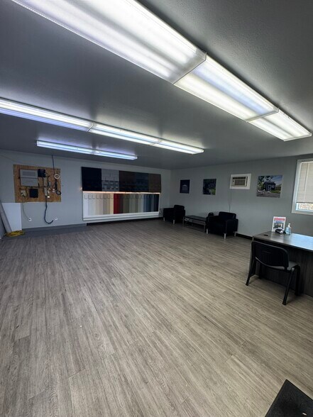 7403-7415 Canoga Ave, Canoga Park, CA à louer - Photo du bâtiment - Image 3 de 11