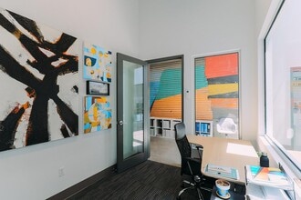 2744 E 11th St, Oakland, CA à louer Photo intérieure- Image 2 de 3