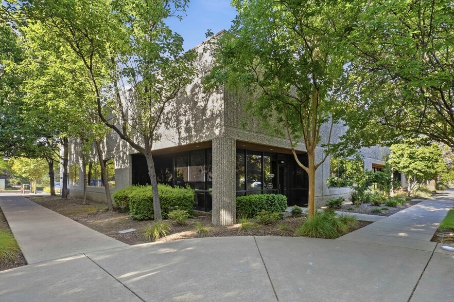 1358 Blue Oaks Blvd, Roseville, CA for sale - Building Photo - Image 2 of 27