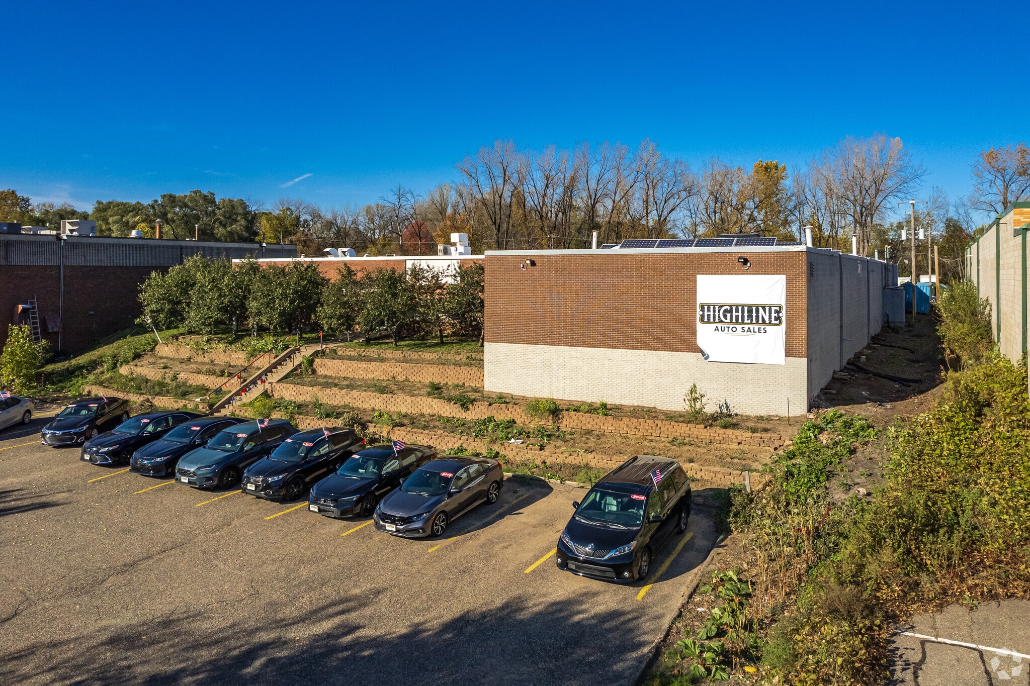 1065 Viking Dr E, Maplewood, MN for sale Primary Photo- Image 1 of 7