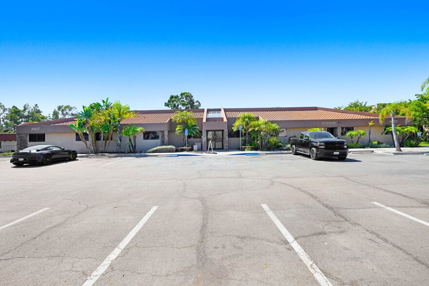 3907 Waring Rd, Oceanside, CA for lease - Building Photo - Image 1 of 7