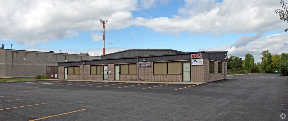 865 Westney Rd S, Ajax, ON à vendre - Photo du bâtiment - Image 2 de 2
