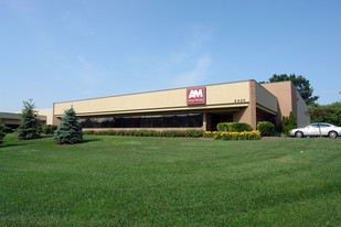 2920 Technology Dr, Rochester Hills MI - Warehouse