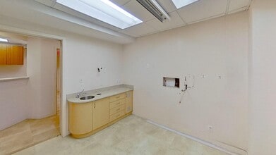 162 W 56th St, New York, NY for lease Building Photo- Image 2 of 3