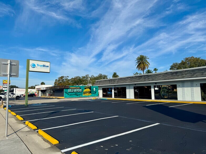 4257 W Kennedy Blvd, Tampa, FL à louer - Photo du bâtiment - Image 2 de 5