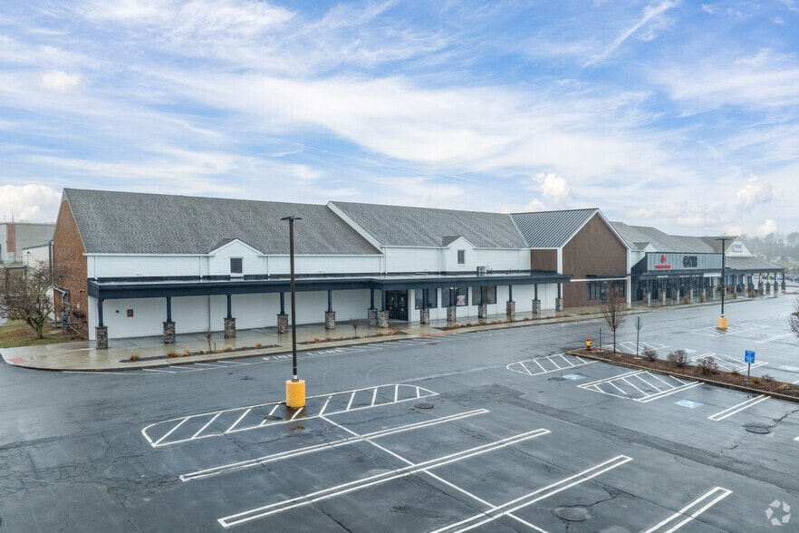 71-101 Carver Rd, Plymouth, MA for lease - Primary Photo - Image 2 of 7
