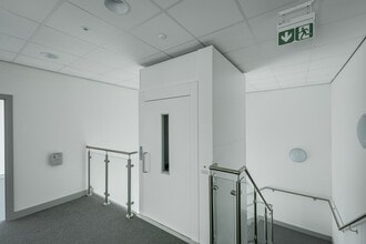 Frog Hall Ln, Rugby à louer Photo du bâtiment- Image 2 de 4