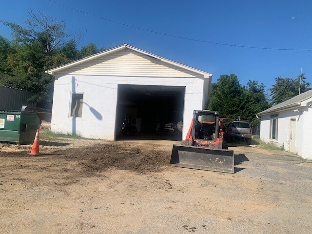 11709-11811 Daisy Ln, Glenn Dale, MD à vendre - Photo du bâtiment - Image 2 de 9