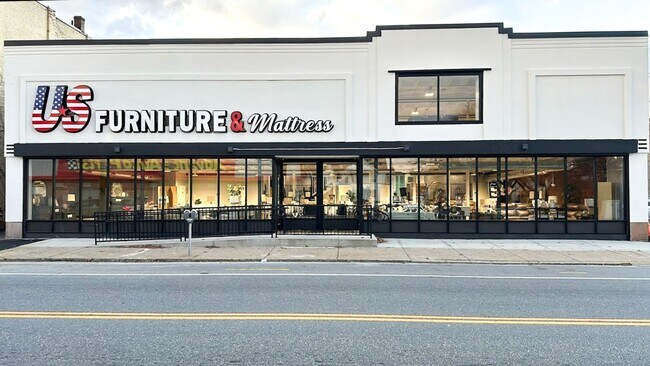 Plus de détails pour 83 E Main St, Torrington, CT - Commerce de détail à louer