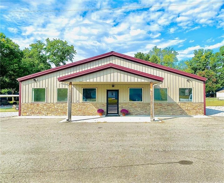 300 N Old Highway 71, Adrian, MO for sale - Building Photo - Image 1 of 1