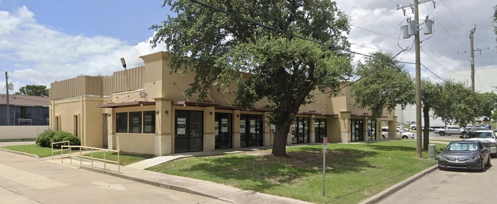 204 Hollandale Cir, Arlington, TX for lease - Building Photo - Image 2 of 2
