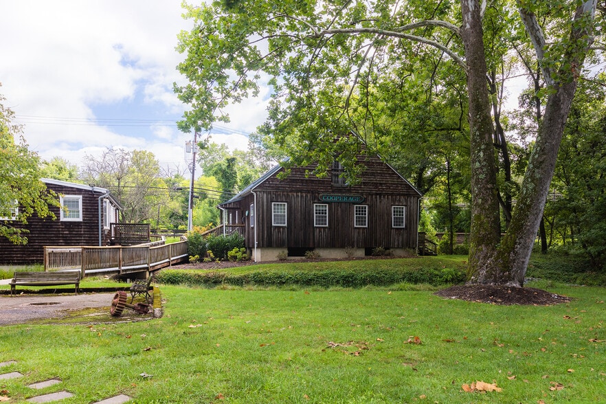 2201 Old Court Rd, Brooklandville, MD à louer - Photo du bâtiment - Image 2 de 10