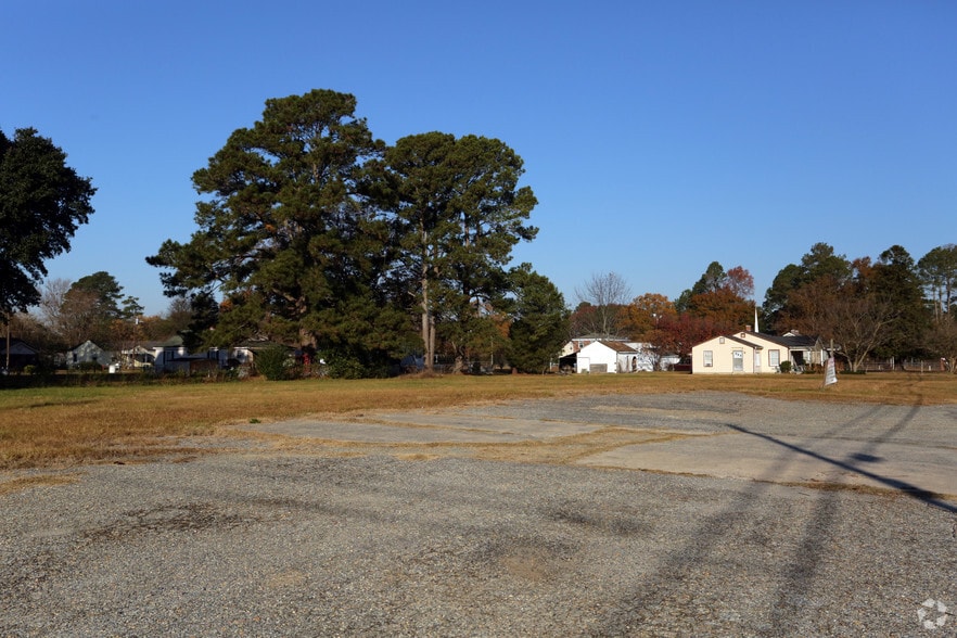1619 S Slocumb St, Goldsboro, NC à louer - Photo du bâtiment - Image 2 de 2
