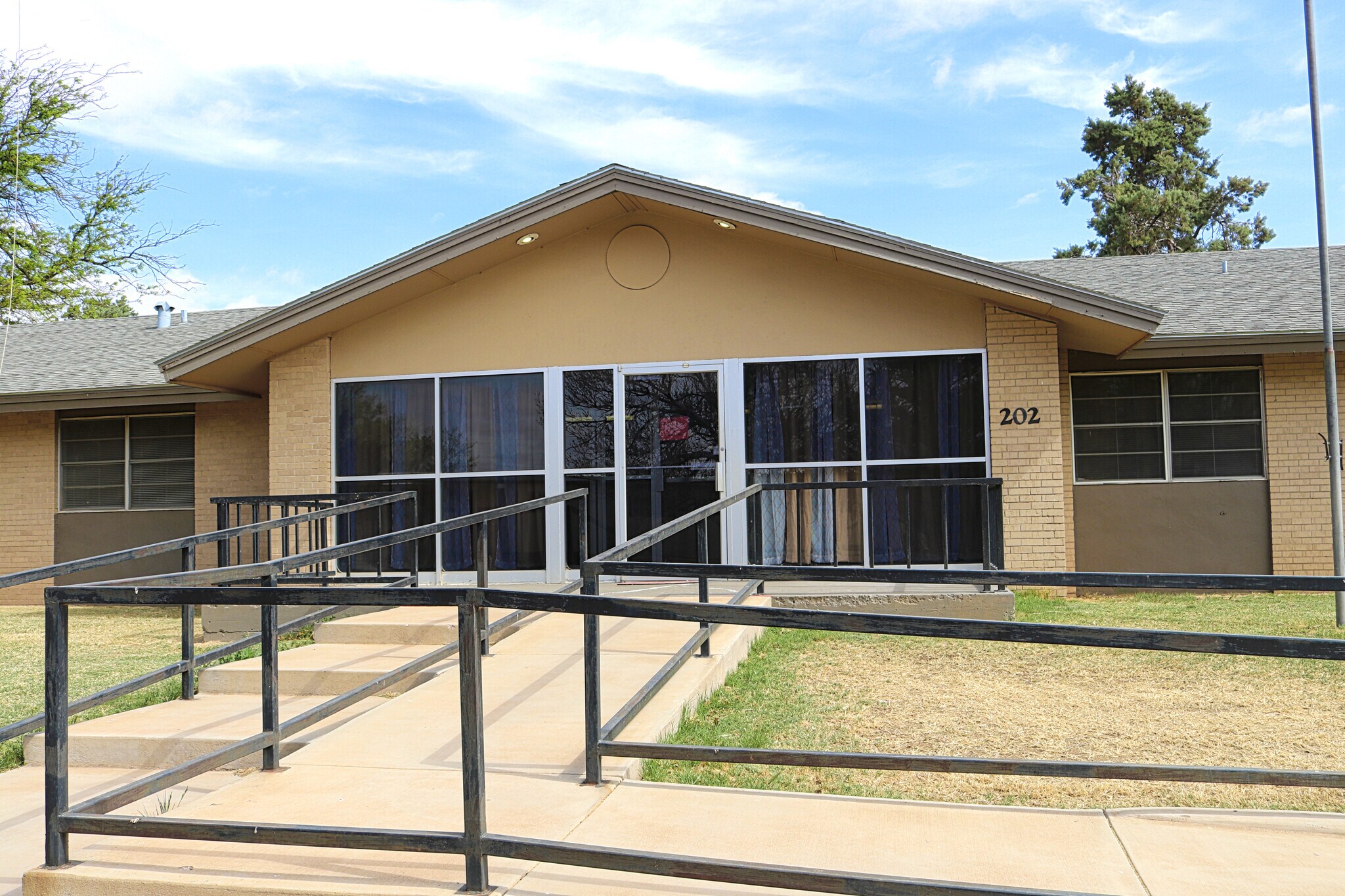 202 W 3rd St, Hale Center, TX à vendre Photo du bâtiment- Image 1 de 57