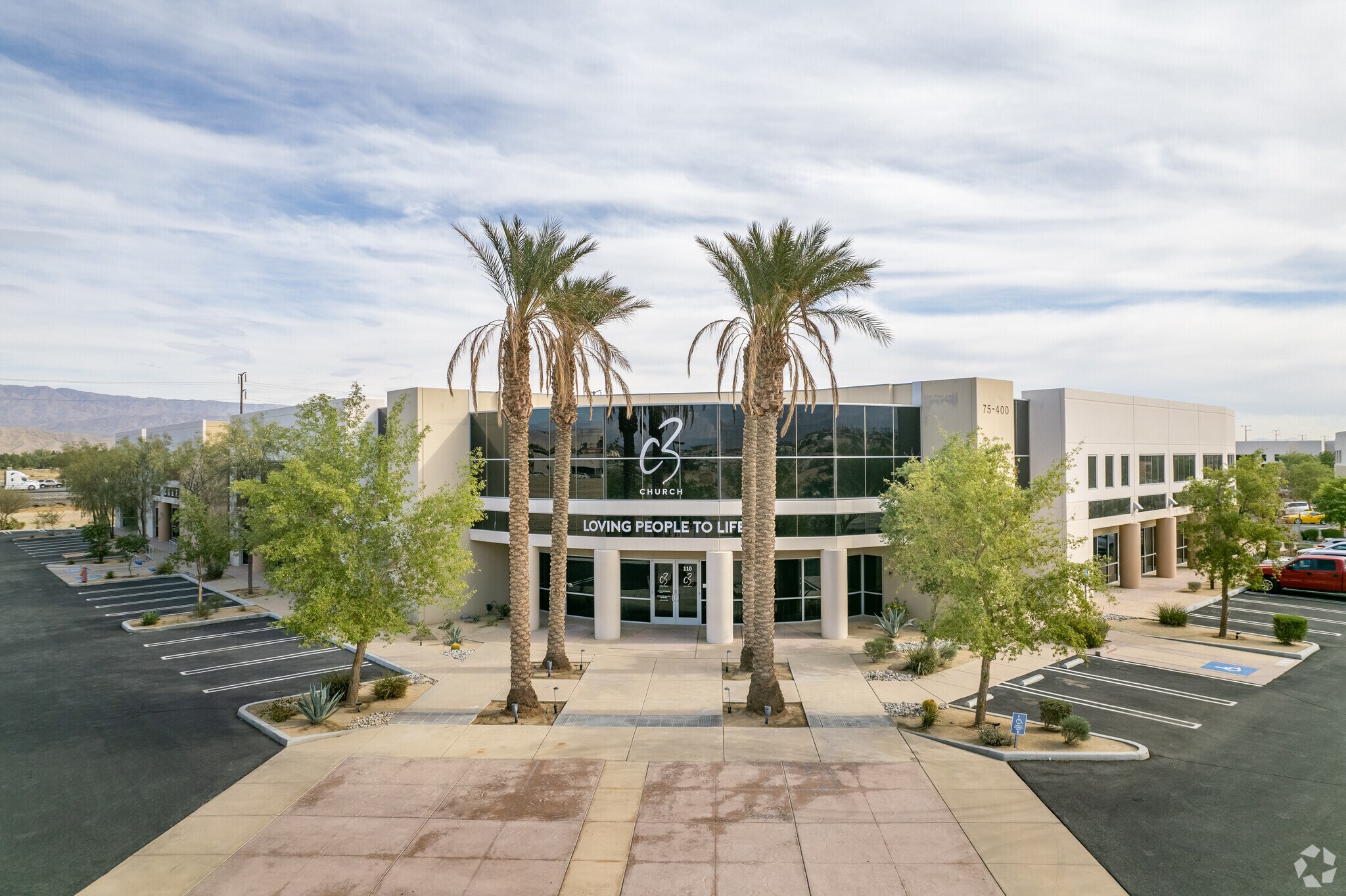 75400 Gerald Ford Dr, Palm Desert, CA à louer Photo du bâtiment- Image 1 de 12