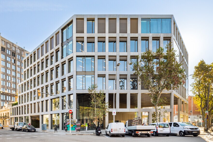 Bureau dans Barcelone, Barcelona à louer - Photo du bâtiment - Image 2 de 7