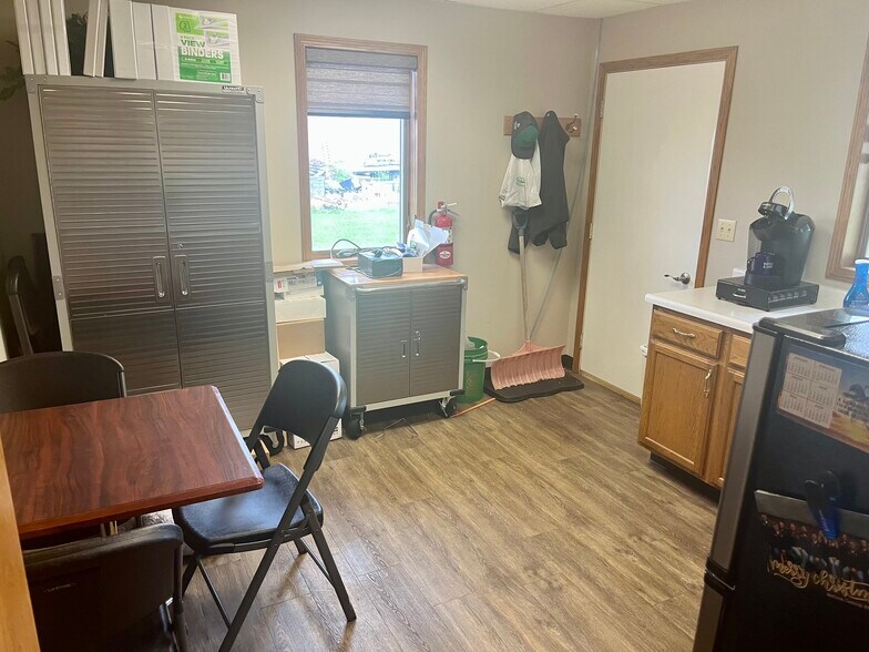 110 Main St, Salem, SD à vendre - Photo du bâtiment - Image 3 de 6