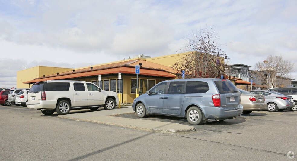 4110 Gateway Blvd NW, Edmonton, AB à vendre - Photo du bâtiment - Image 3 de 4