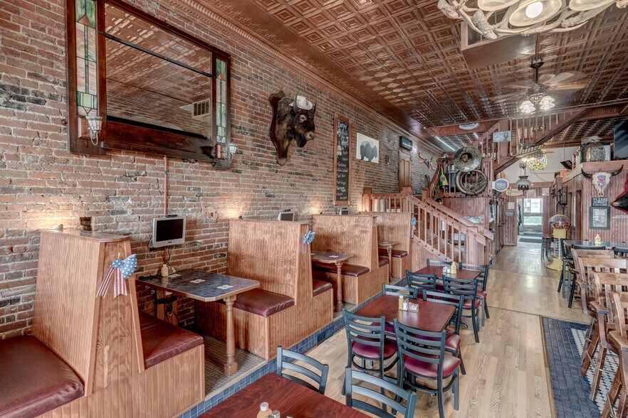 245 Main St, Hill City, SD à vendre - Photo du bâtiment - Image 2 de 19