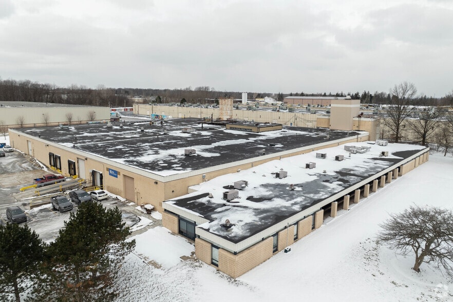 8400 Darrow Rd, Twinsburg, OH for lease - Building Photo - Image 3 of 10