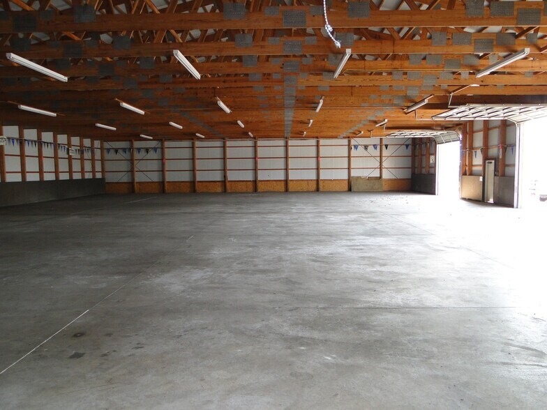 215 Clark Dr, East Alton, IL à louer - Photo intérieure - Image 3 de 9