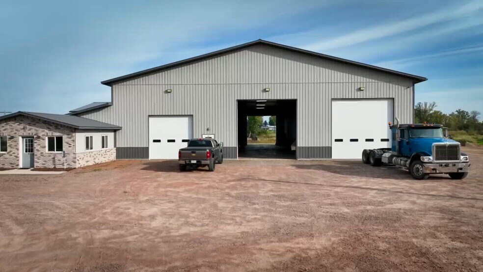 705 N Main St, Loyal, WI à vendre - Vidéo sur l’inscription commerciale - Image 2 de 26