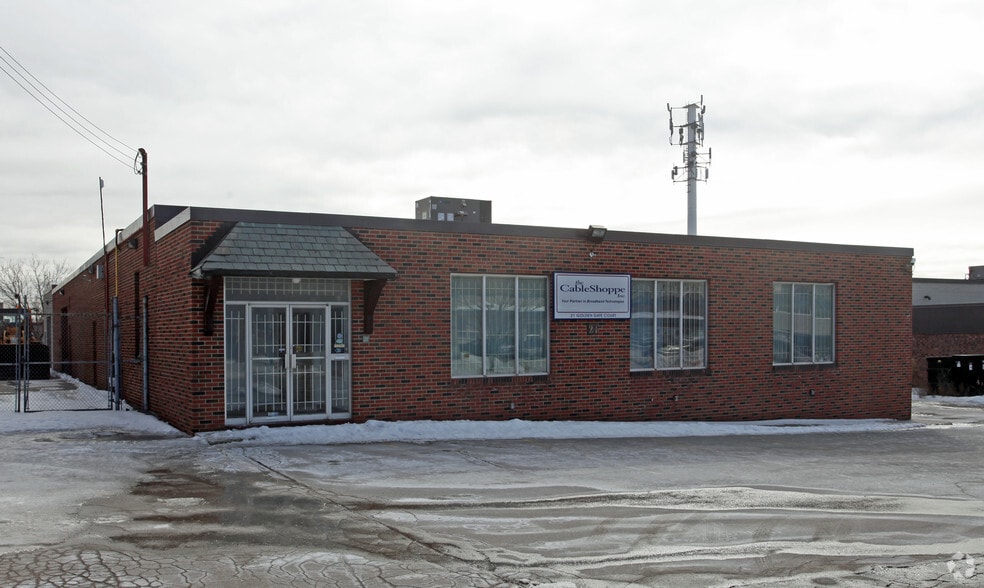 21 Golden Gate Ct, Toronto, ON for sale - Building Photo - Image 2 of 2