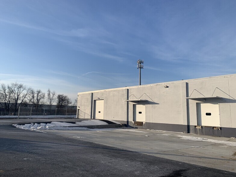 1 Taylor Blvd, Mechanicsburg, PA for lease - Building Photo - Image 2 of 8