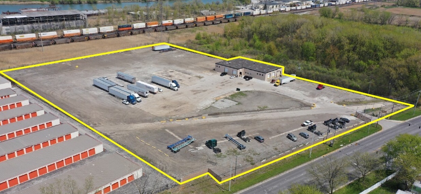 2000 Dolton Rd, Calumet City, IL for lease Primary Photo- Image 1 of 12