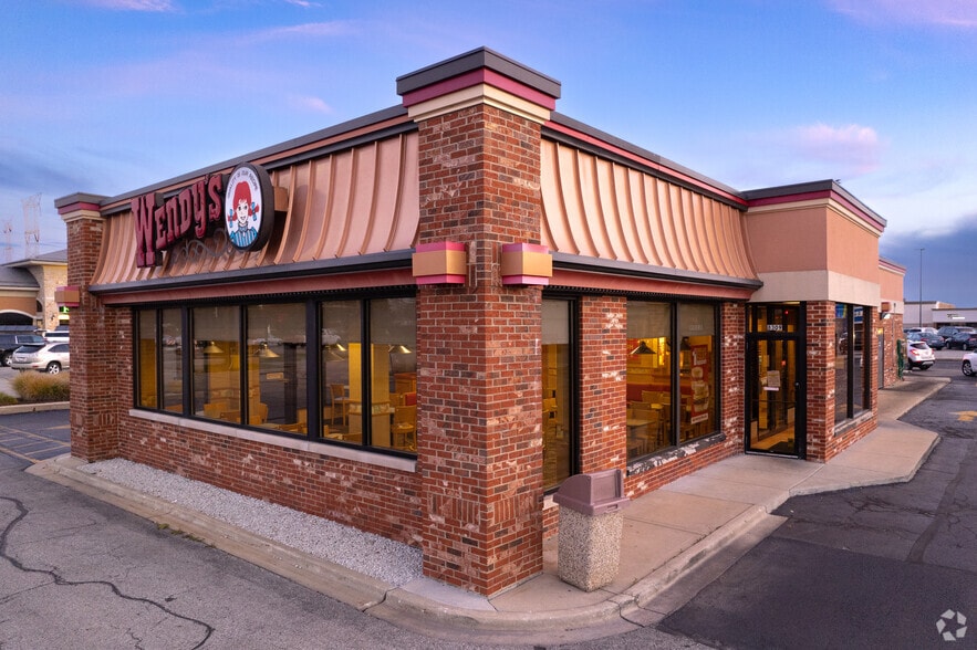 8201-8307 W Golf Rd, Niles, IL à louer - Photo du bâtiment - Image 3 de 12