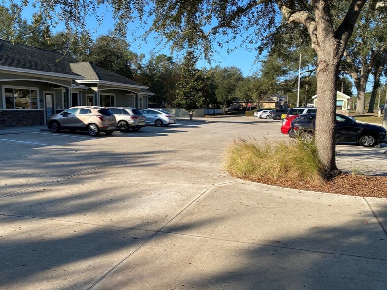 1213 County Road 466A, Fruitland Park, FL for lease - Building Photo - Image 3 of 14