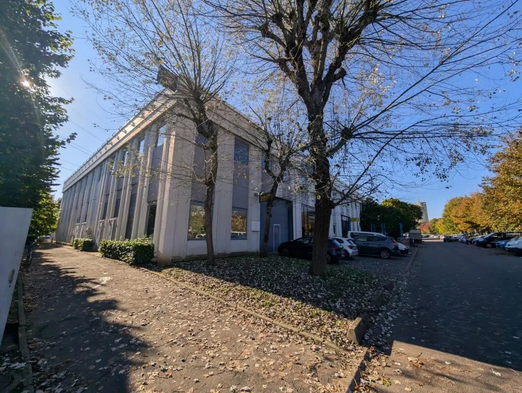 9 Chaussée Jules César, Osny à vendre Photo du bâtiment- Image 1 de 8