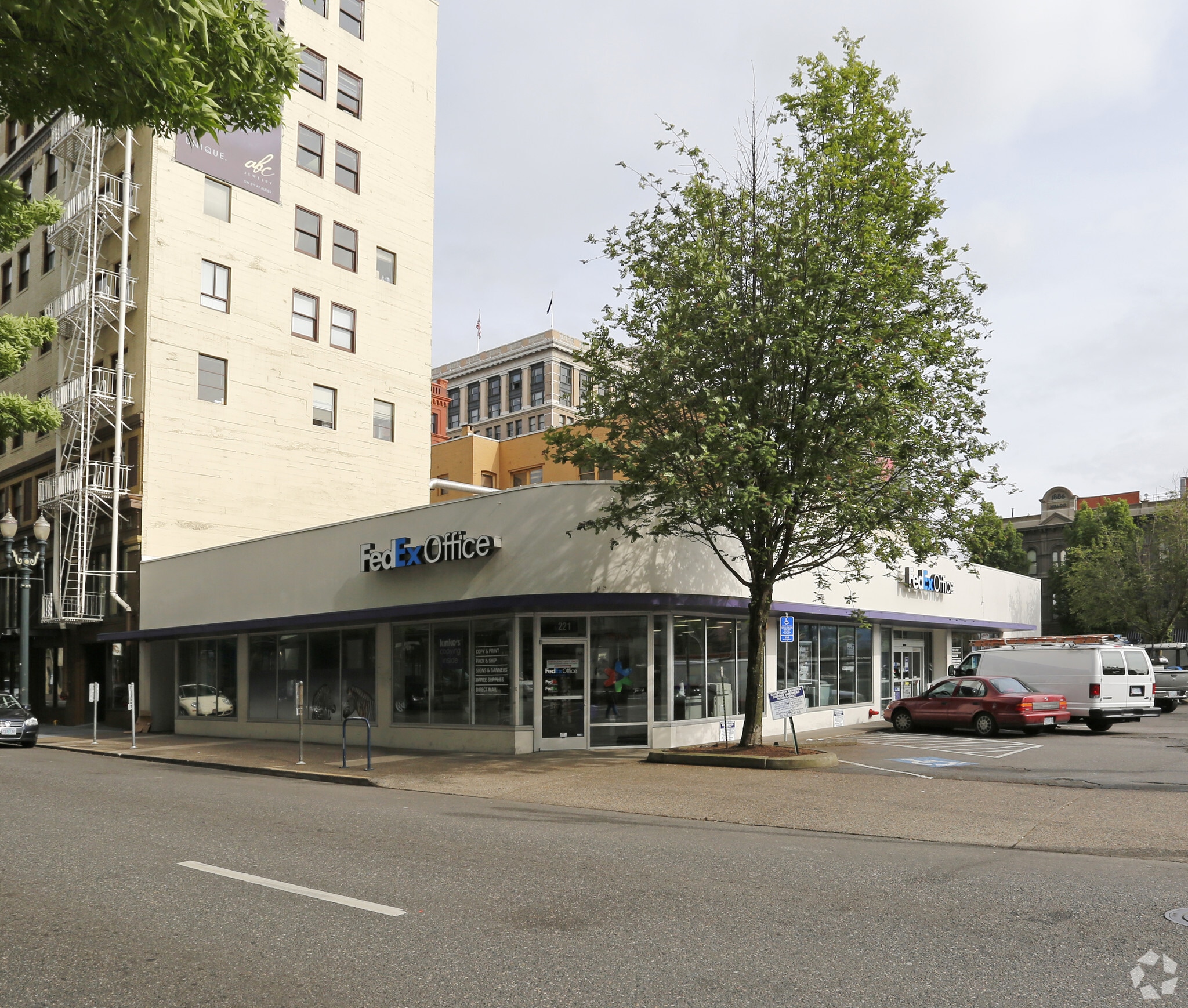 221 SW Alder St, Portland, OR à vendre Photo principale- Image 1 de 5
