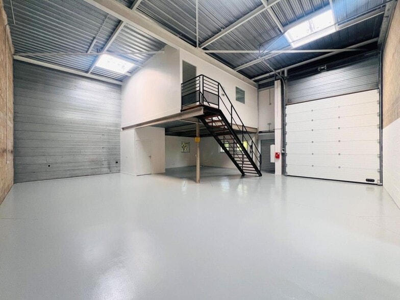Flex in Plaisir for sale - Interior Photo - Image 2 of 23